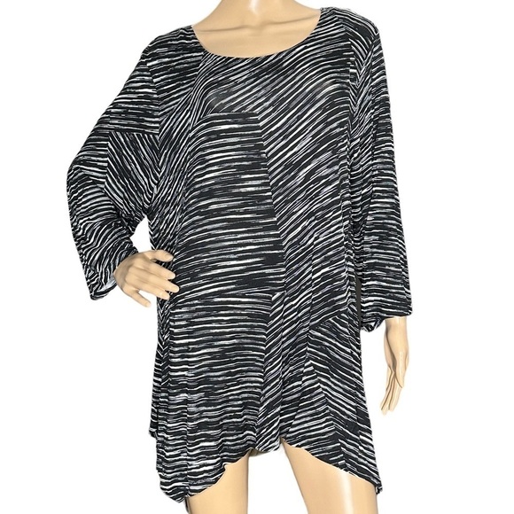 Apt 9 plus asymmetrical tunic black and white NWT 1X - Picture 1 of 7